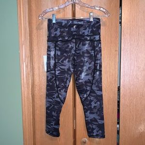 Zyia 20” Metallic Camo Light n Tights w pockets